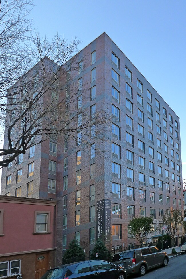 The Williamsburg in Brooklyn, NY - Foto de edificio - Building Photo