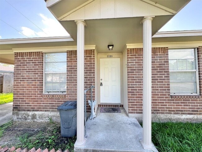property at 4021 Avenue Q 1/2