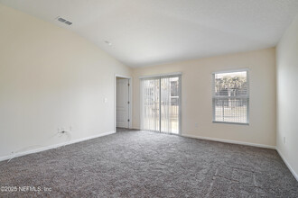 8408 Meadow Walk Ln in Jacksonville, FL - Building Photo - Building Photo