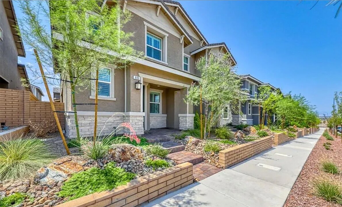 849 E Sunset Rd in Henderson, NV - Building Photo