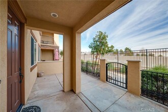 8011 City View Pl in Rancho Cucamonga, CA - Foto de edificio - Building Photo
