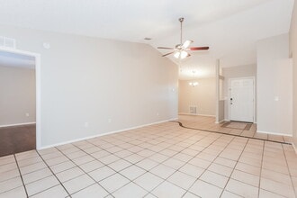 1406 Woodstork Dr in Brandon, FL - Building Photo - Building Photo
