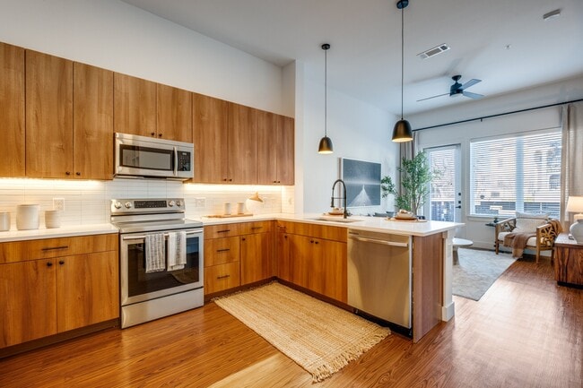 4600 Ross in Dallas, TX - Foto de edificio - Building Photo