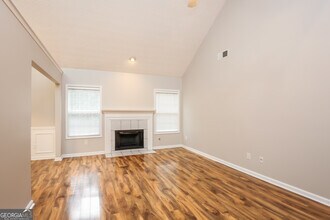 7140 Regent Ct in Flowery Branch, GA - Building Photo - Building Photo