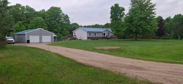 property at 602 Saunders Rd
