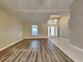 19250 Fishermans Bend Dr, Unit 1052 in Lutz, FL - Foto de edificio - Building Photo