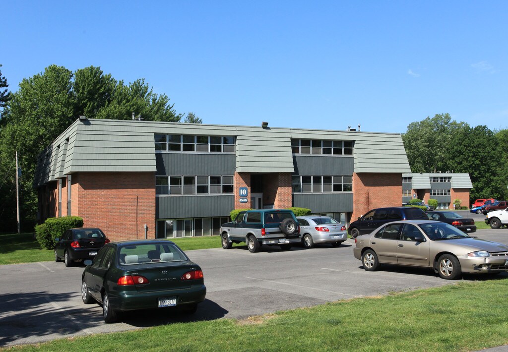 Candlewood Gardens Baldwinsville, NY Apartments