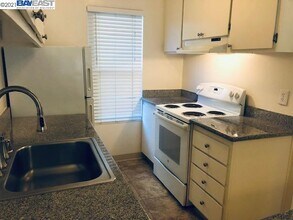 3499 Norton Way-Unit -2 in Pleasanton, CA - Building Photo - Building Photo