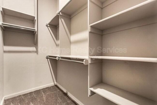 4133 NW 155th St in Edmond, OK - Foto de edificio - Building Photo