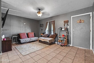 5516 Fairbanks Dr in El Paso, TX - Building Photo - Building Photo