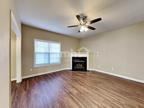 835 Brookhannah Ct in Fuquay Varina, NC - Foto de edificio - Building Photo