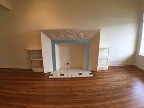 205-207 N Tennant St in Dallas, TX - Building Photo - Building Photo