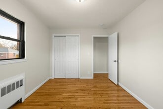 486-490 Essex St in Hackensack, NJ - Foto de edificio - Building Photo