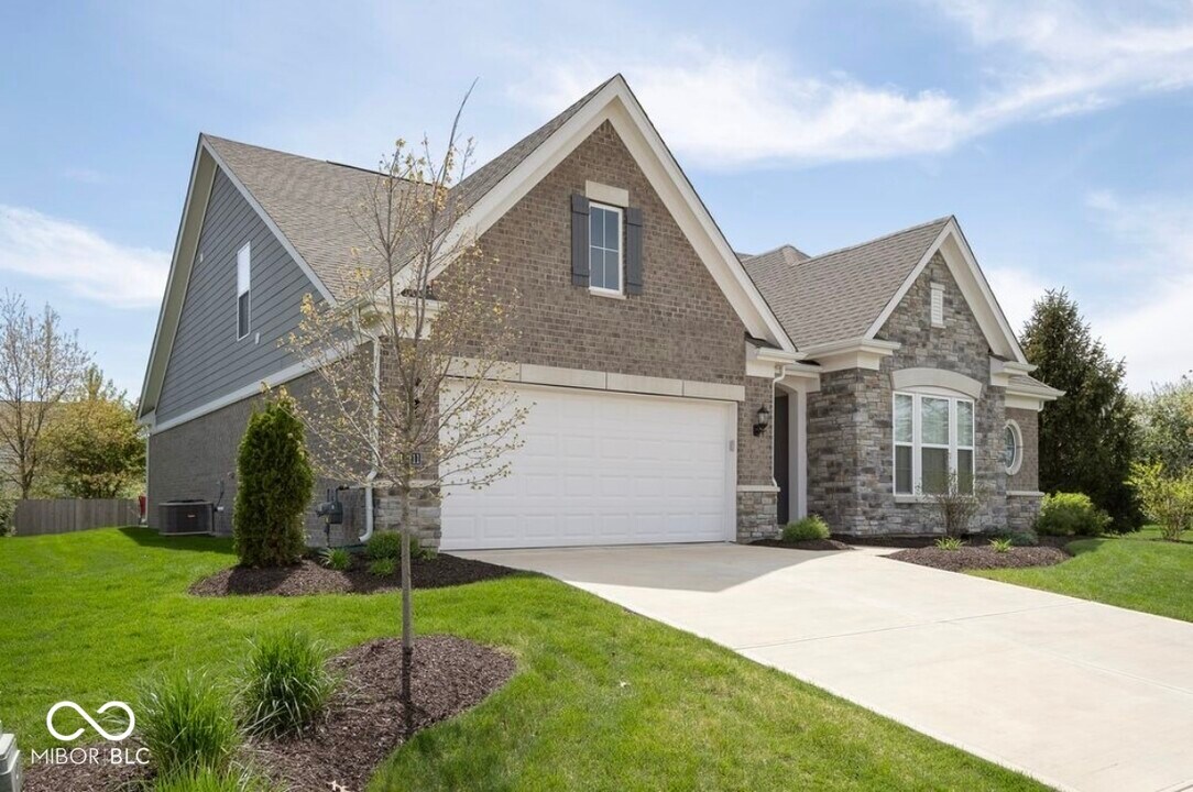 17211 Wetherington Dr in Westfield, IN - Building Photo