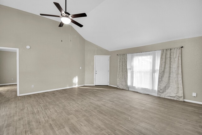 1236 Sagebrush St in Angleton, TX - Building Photo - Building Photo