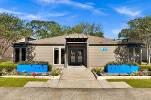 Park at Clear Lake in Houston, TX - Building Photo