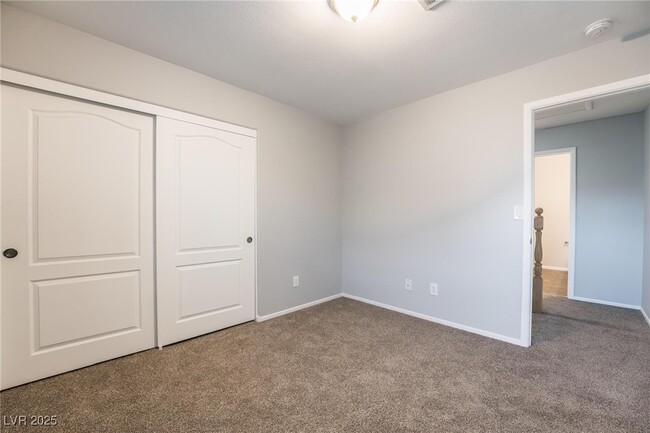 25 Lone Cove Ct