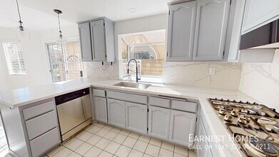 12015 Stone Gate Way in Los Angeles, CA - Building Photo - Building Photo