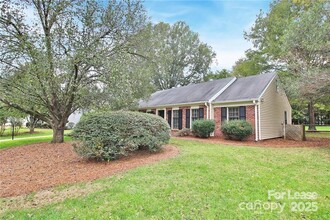 1708 Lawton Bluff Rd in Charlotte, NC - Building Photo - Building Photo