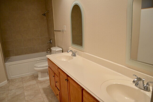 7154 Elk Trail in San Antonio, TX - Building Photo - Building Photo