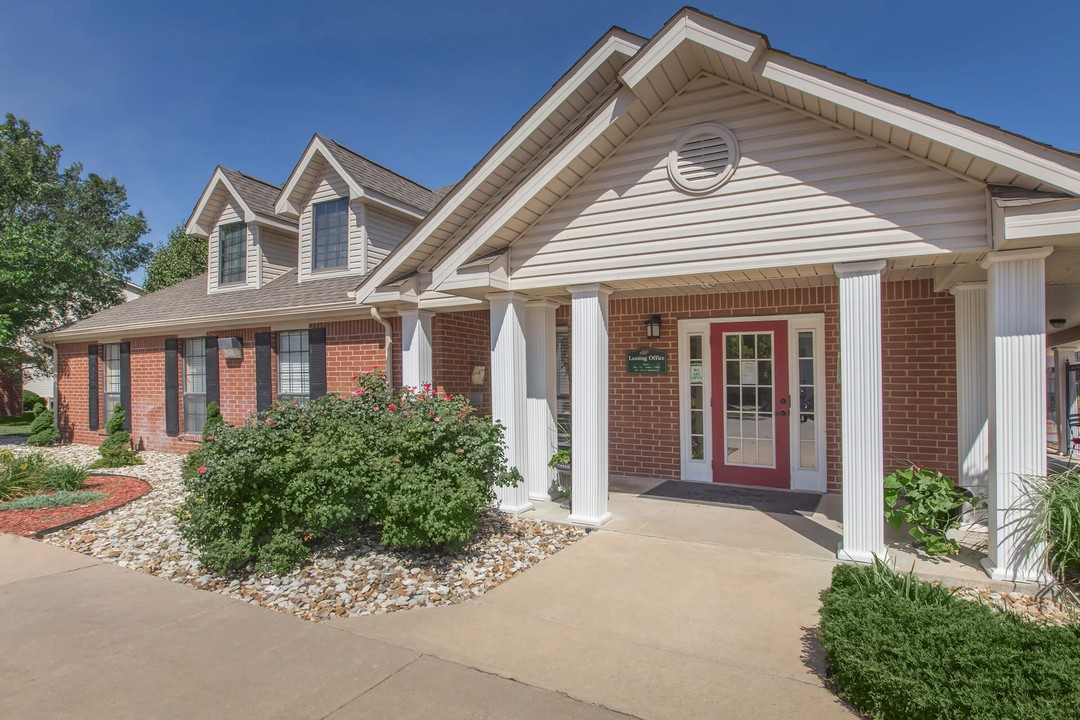 The Ridge of Haysville in Haysville, KS - Foto de edificio