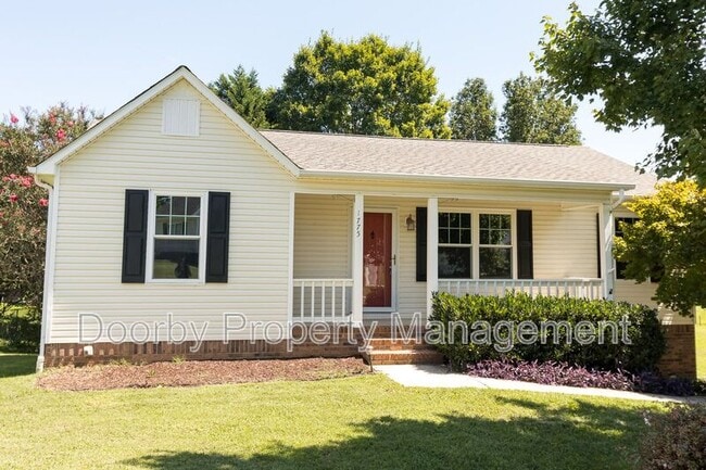 property at 1775 Autumn Dr NE