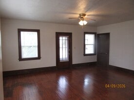 335 6th Ave, Unit 335 in Baraboo, WI - Building Photo