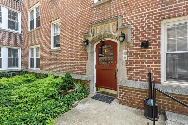 639 Summer St in Stamford, CT - Building Photo - Building Photo