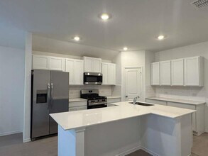 591 Sormonne Lp in Kyle, TX - Building Photo - Building Photo