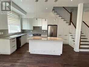 60-TH60 Forest Manor Rd in Toronto, ON - Building Photo - Building Photo