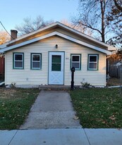 3633 Bowdoin St in Des Moines, IA - Building Photo