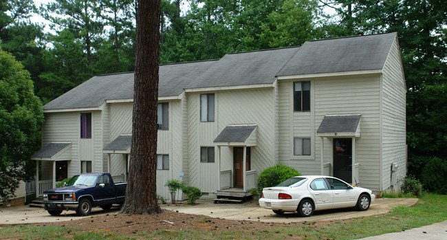 901 Hearthridge Rd in Raleigh, NC - Building Photo - Building Photo