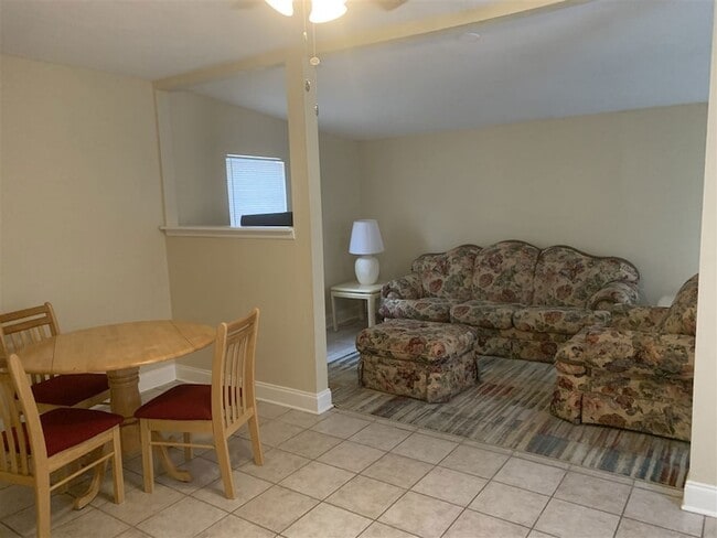 411 E 7th Ave, Unit D in Tallahassee, FL - Foto de edificio - Building Photo
