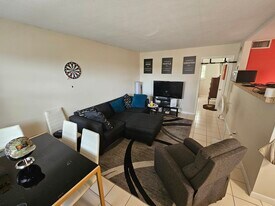 1250 Old Boynton Rd, Unit 316 in Boynton Beach, FL - Building Photo