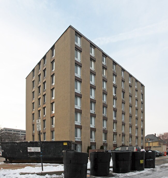 New Center Pavilion in Detroit, MI - Foto de edificio - Building Photo