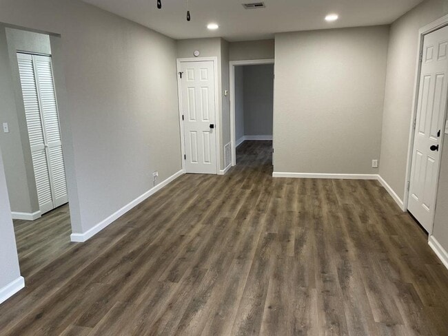 333 S Ball St in Webb City, MO - Building Photo - Building Photo