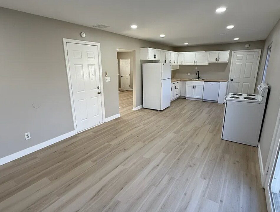 1412 Wolf Ct in Indianapolis, IN - Building Photo