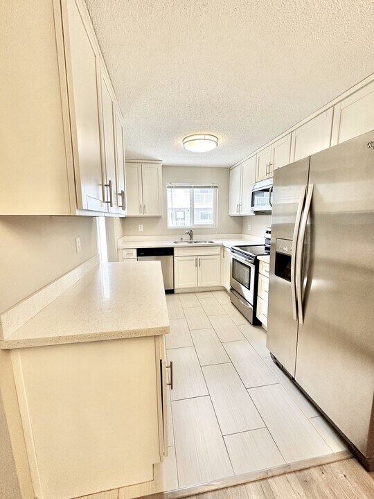14537 NE 40th St, Unit H103 in Bellevue, WA - Building Photo