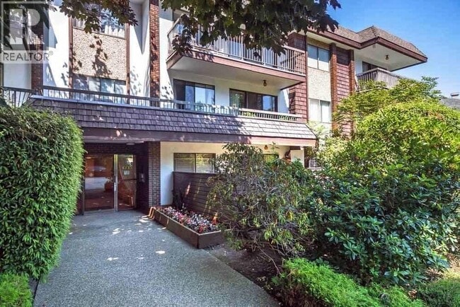 4345 Grange St in Burnaby, BC - Building Photo - Building Photo