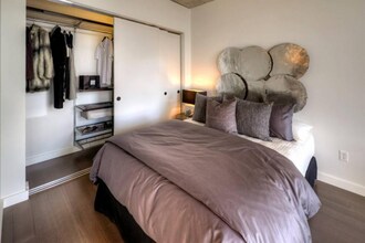 745 W Division St, Unit 1509 in Chicago, IL - Building Photo - Building Photo