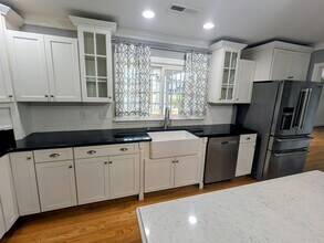 524 W Mountain St in Kernersville, NC - Building Photo - Building Photo