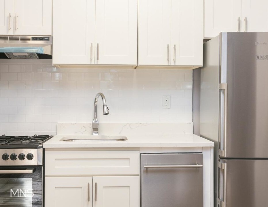 416 W 23rd St-Unit -4-C in New York, NY - Building Photo