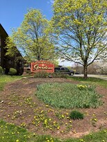 1118 Cromwell Hills Dr in Cromwell, CT - Building Photo