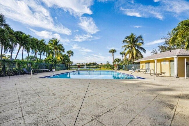 property at 1626 Meadows Cir W