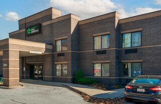 Furnished Studio-Kansas City - Overland Pa in Leawood, KS - Building Photo