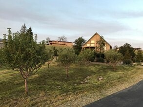 23740 Lakeview Dr in Tehachapi, CA - Foto de edificio - Building Photo