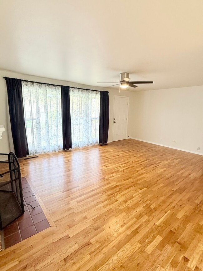 1004 W Charlotte Ave in Bremerton, WA - Building Photo - Building Photo