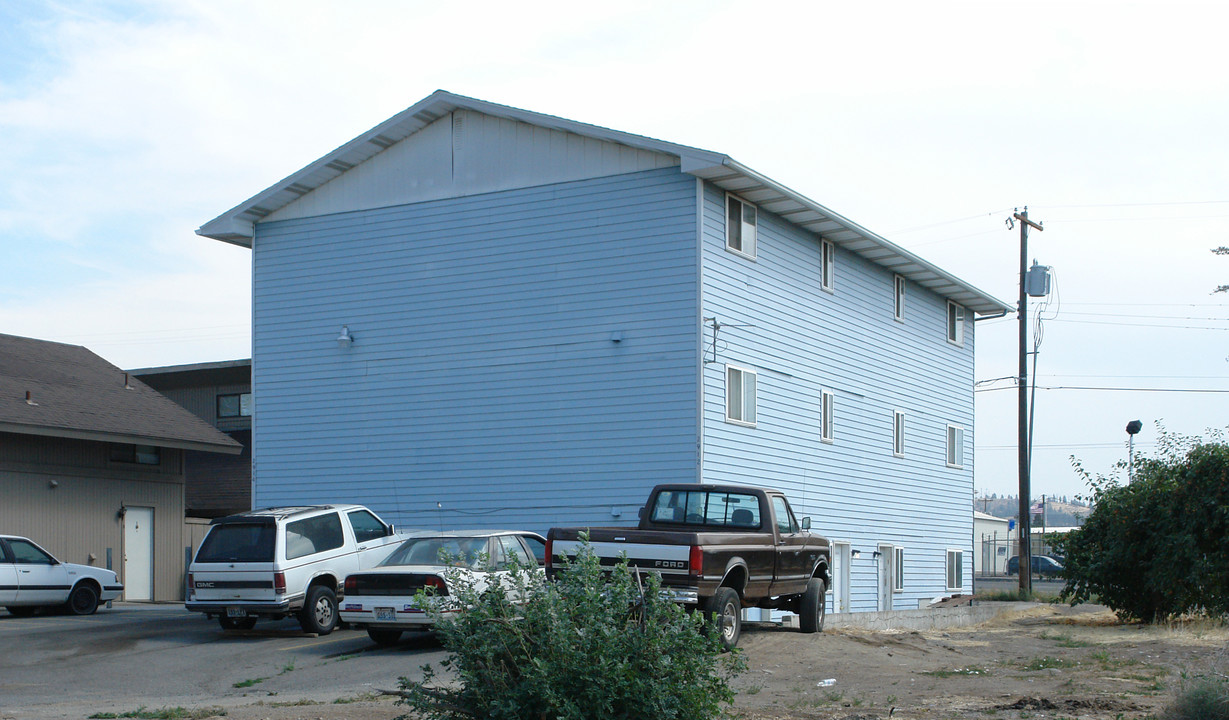 2912 N Hogan St in Spokane, WA - Foto de edificio