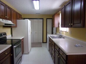 608 46th St in Vienna, WV - Building Photo - Building Photo