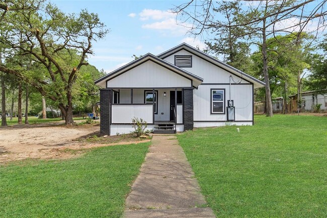 property at 725 S Washington Ave